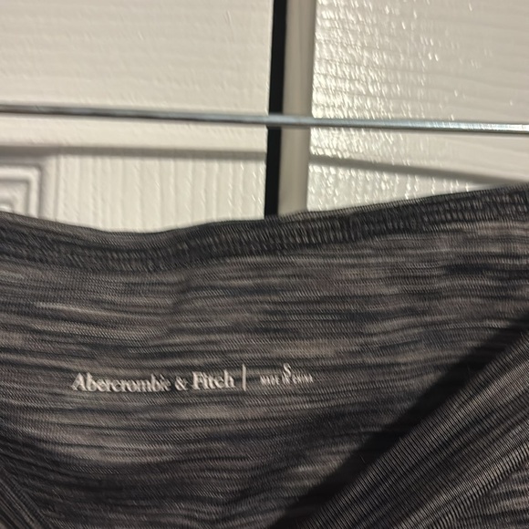 Abercrombie and Fitch Grey Leggings size small NWOT - Picture 4 of 5